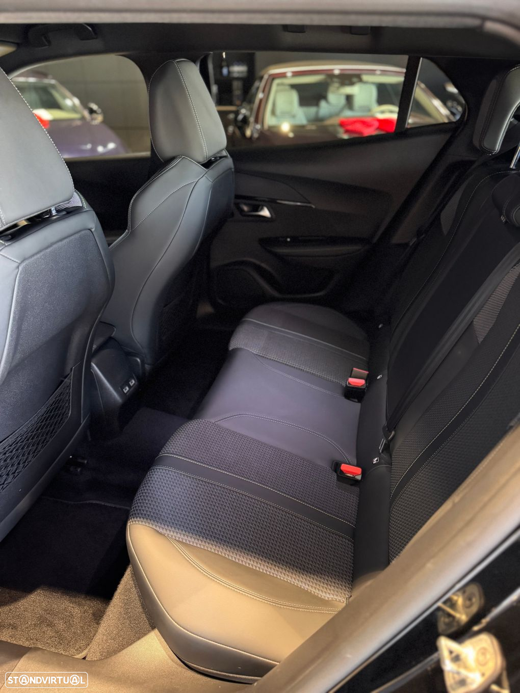 Peugeot 2008 1.5 BlueHDi GT Pack EAT8 - 52