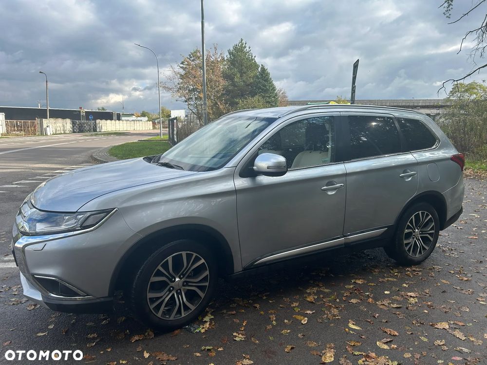 Mitsubishi Outlander 2.0 Intense + 4WD CVT - 11