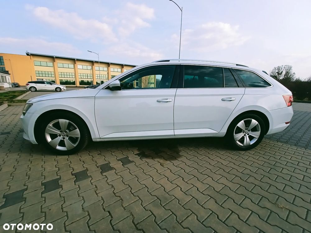 Skoda Superb 2.0 TDI Style - 4