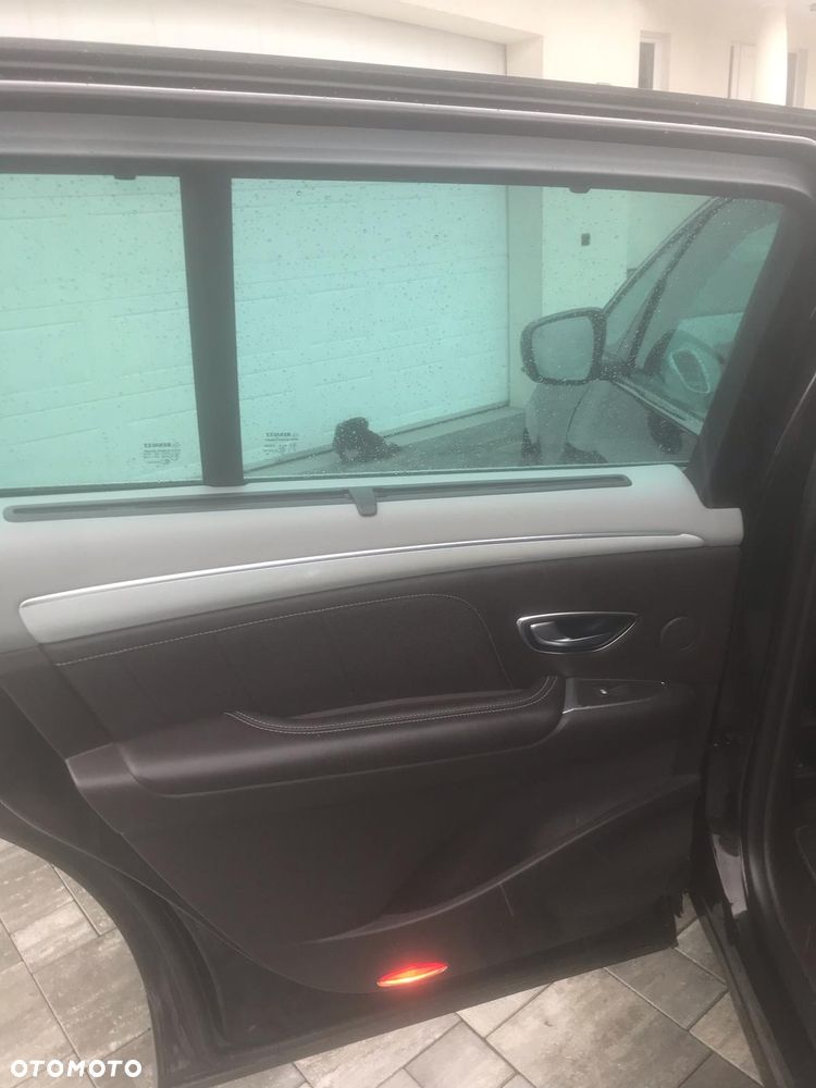 Renault Espace 1.6 dCi Energy Initiale Paris EDC - 11