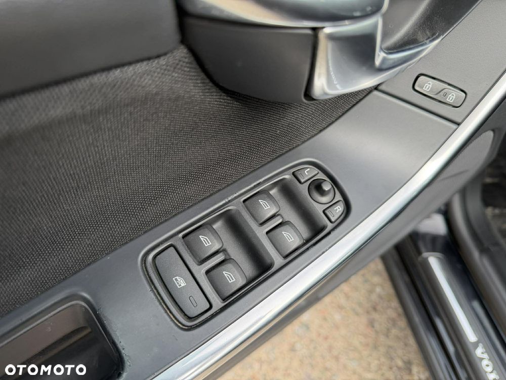 Volvo V60 D3 Geartronic Summum - 17