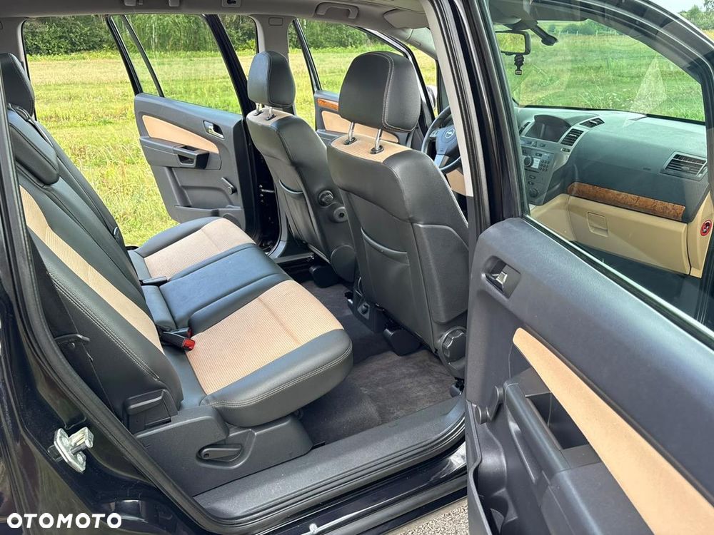 Opel Zafira 1.6 Cosmo - 33