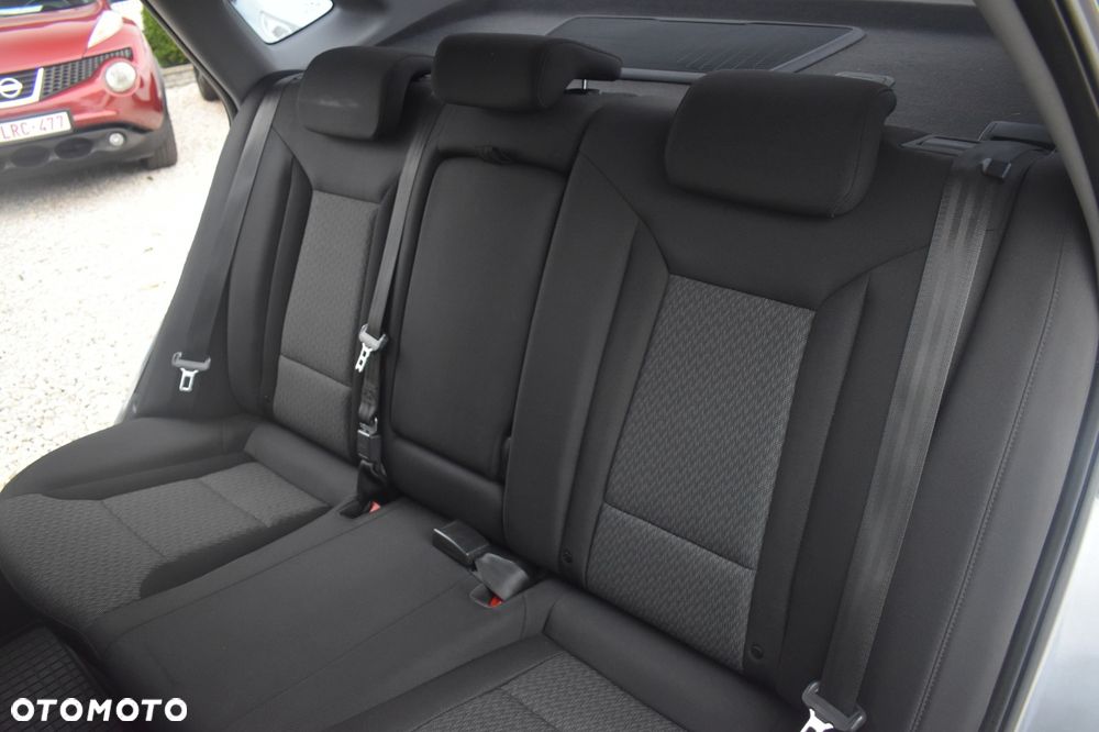 Hyundai i40 1.7 CRDi Comfort + - 19