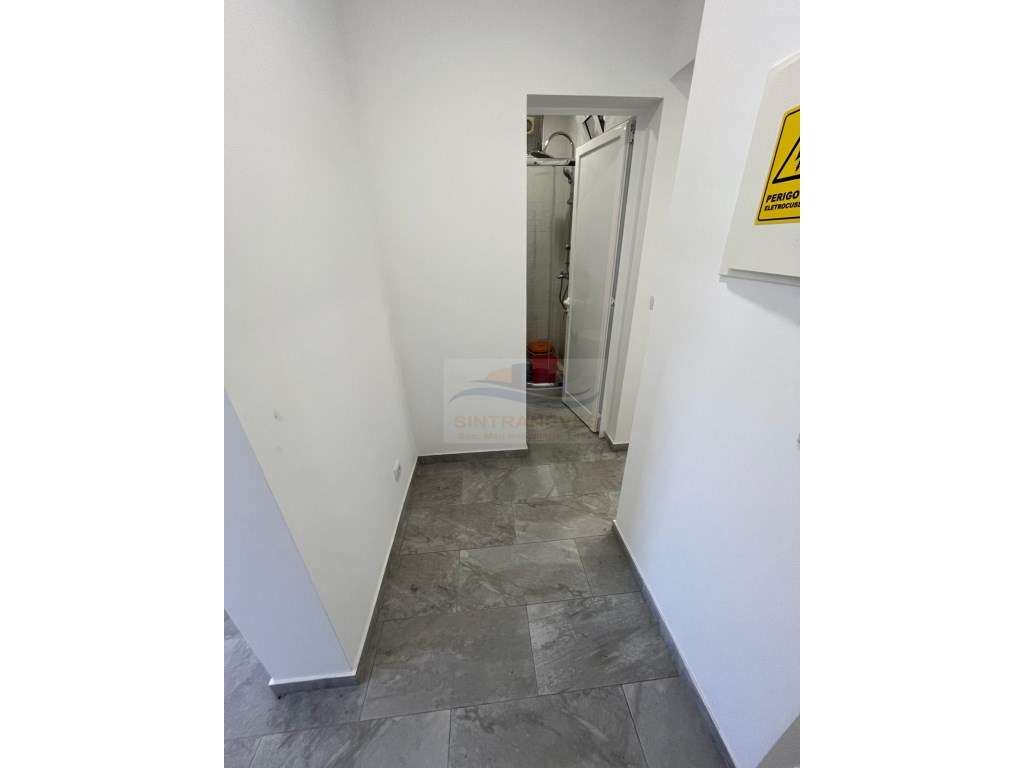 Apto T1 em RC Totalmente Remodelado à venda no Prior Velho, Sacavém... - Grande imagem: 5/17