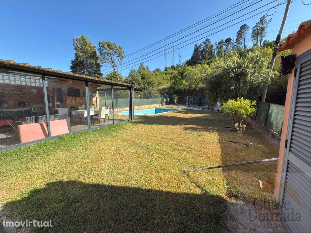Moradia T3 com piscina, logradouro e terreno - Assafarge - Grande imagem: 2/28