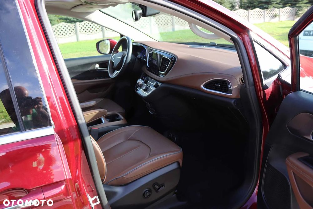 Chrysler Pacifica - 14