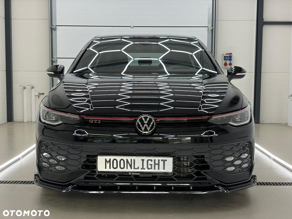 Volkswagen Golf - 8
