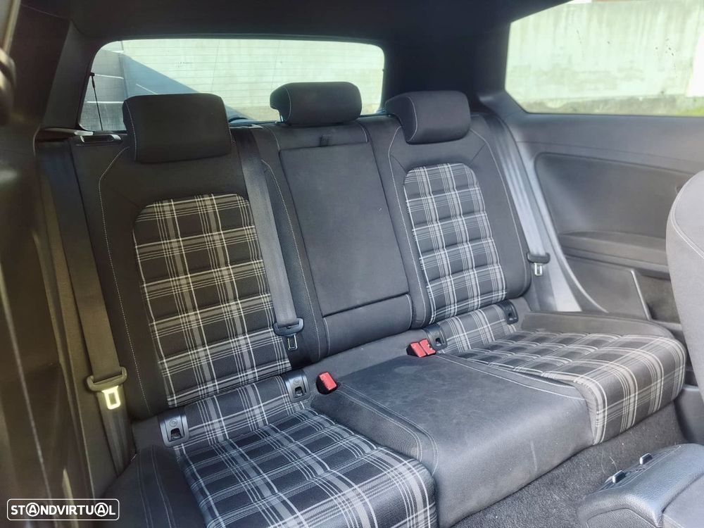 VW Golf 2.0 TDI GTD DSG - 10