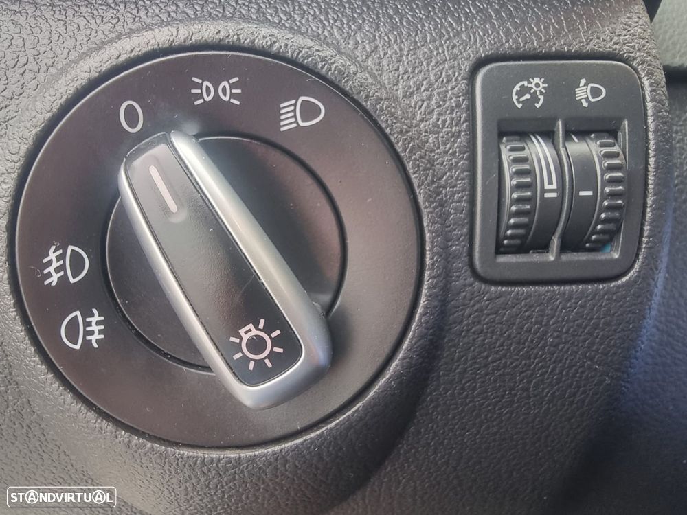 VW Tiguan 2.0 TDi Sport BlueMotion - 18