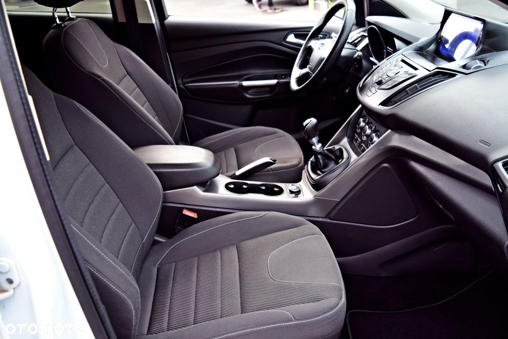 Ford Kuga 1.5 EcoBoost 2x4 Business Edition - 9