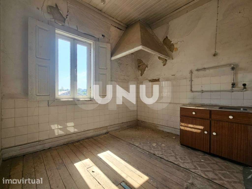 Prédio Urbano - Pleno Centro da Cidade de Viseu - Grande imagem: 3/41