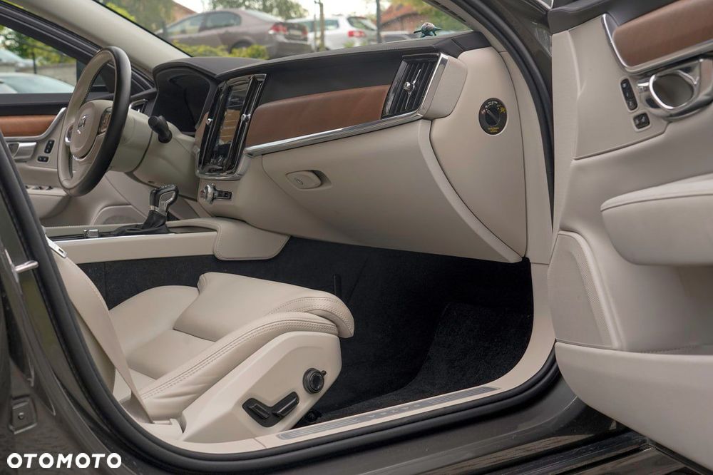 Volvo S90 D4 Inscription - 18