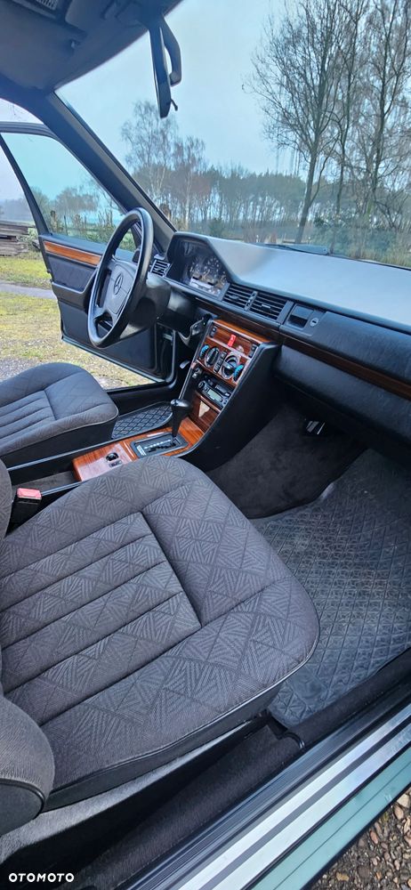 Mercedes-Benz W124 (1984-1993) - 21