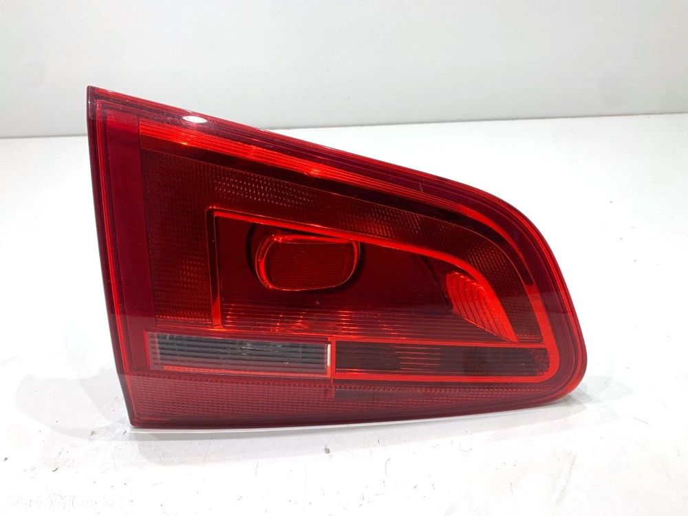 LAMPA TYŁ LEWA WEWNĘTRZNA  VW SHARAN (7N1, 7N2) 2010 - 2022 2.0 TDI 103 kW [140 KM] olej napędowy - 1