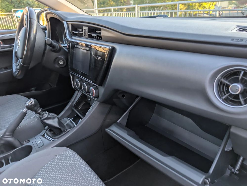 Toyota Corolla 1.6 Classic Plus - 8