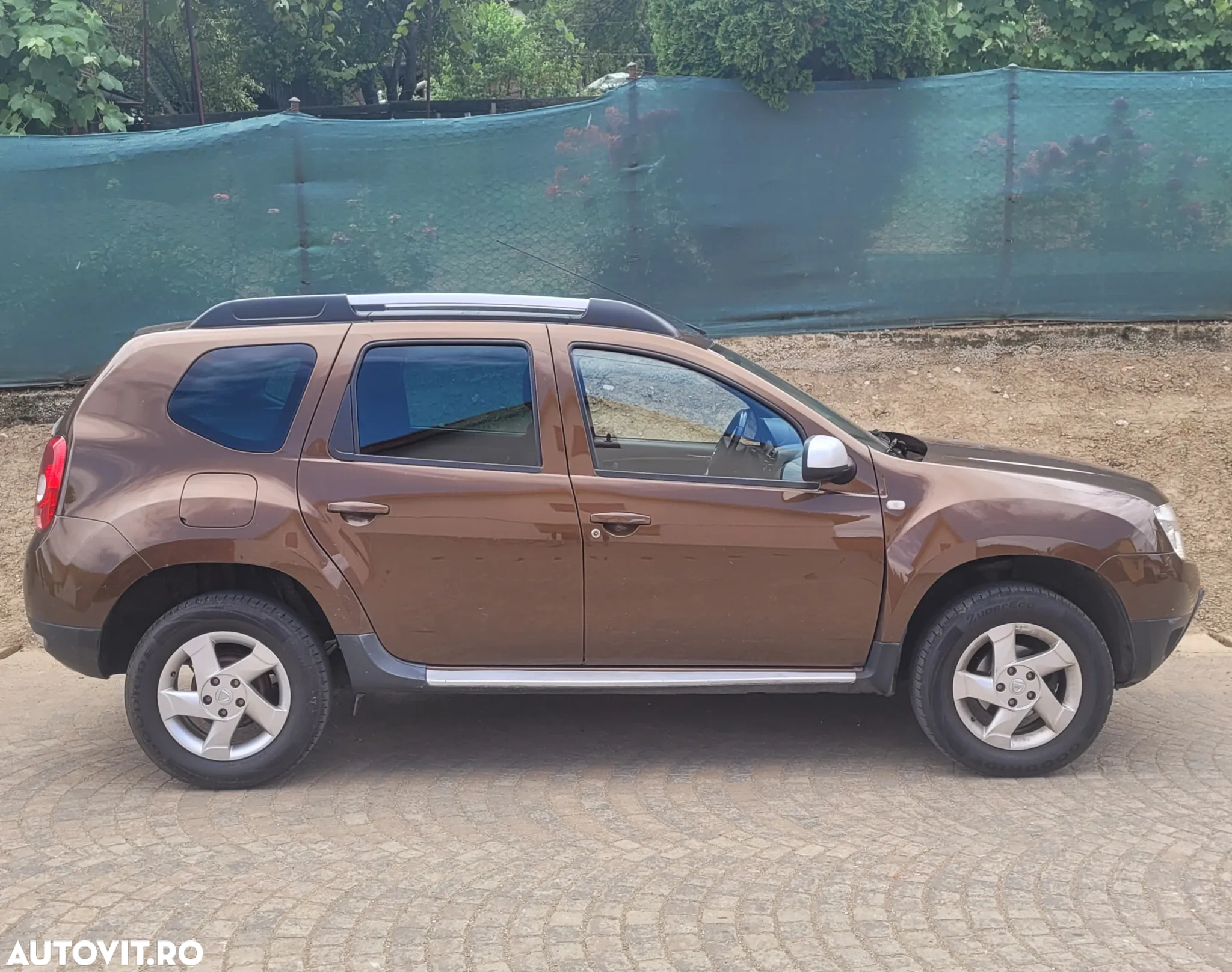 Dacia Duster 1.6 4x2 Laureate - 11