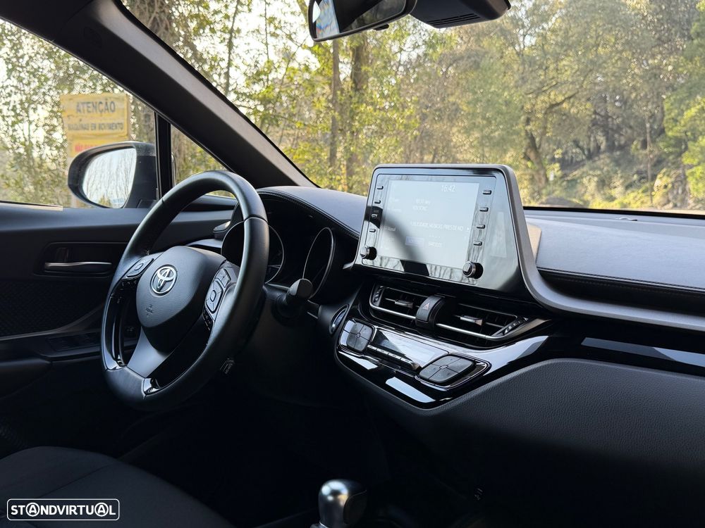 Toyota C-HR 1.8 HSD Comfort+P.Style - 48