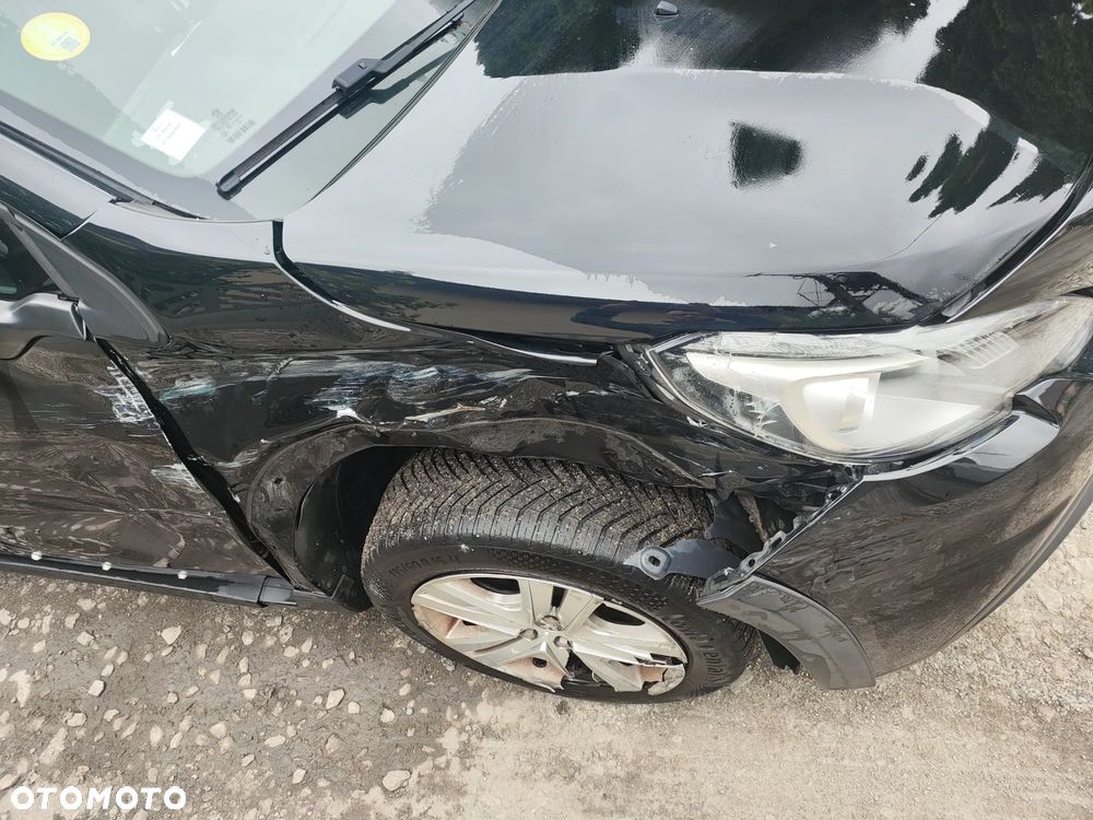Peugeot 2008 BlueHDi 100 STOP & START Signature - 14