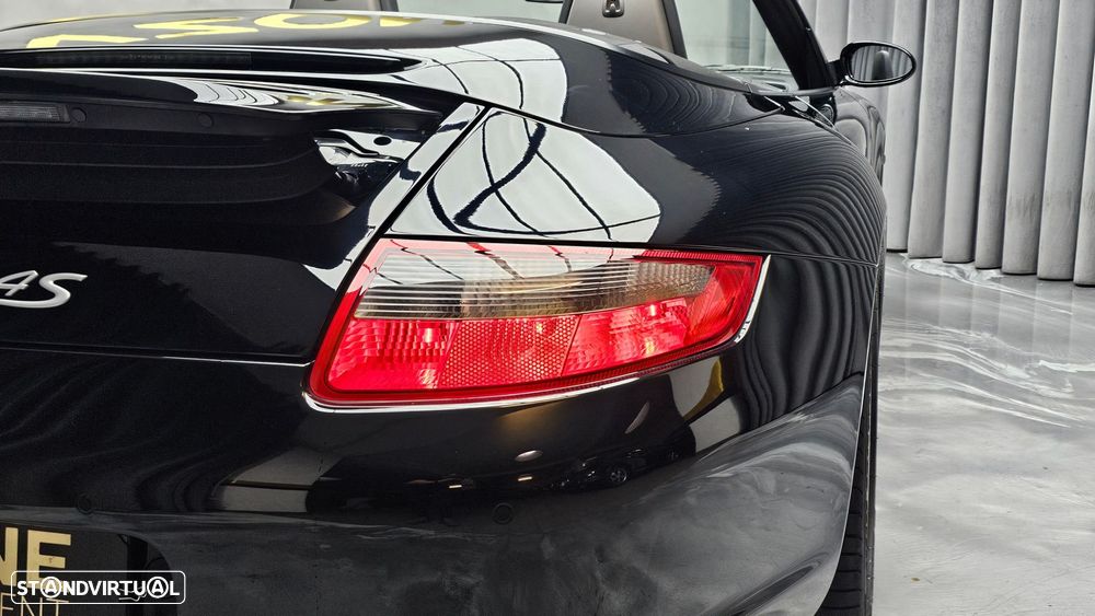 Porsche 911 (997) Carrera 4 S Cabriolet - 36