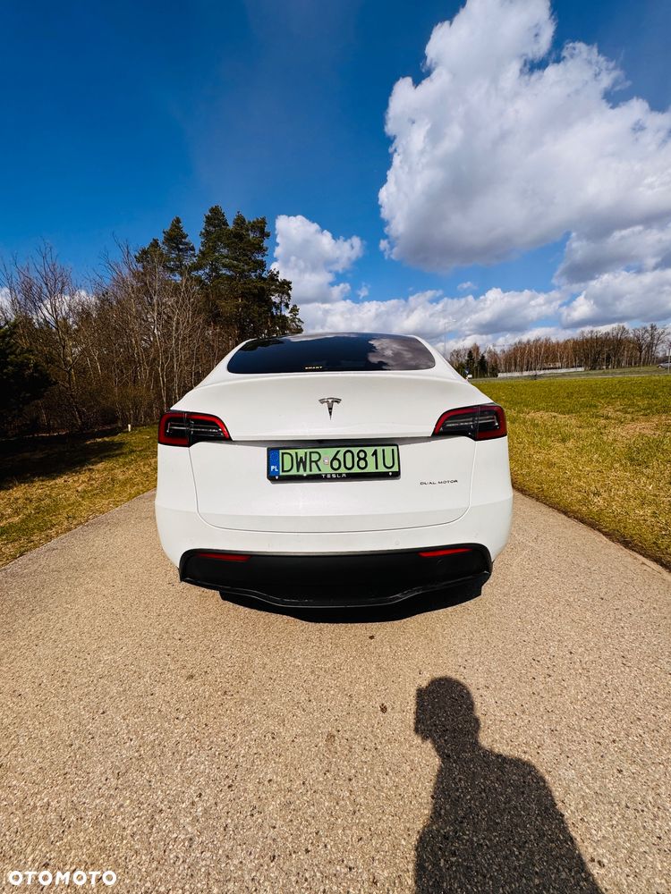 Tesla Model Y Long Range AWD - 5