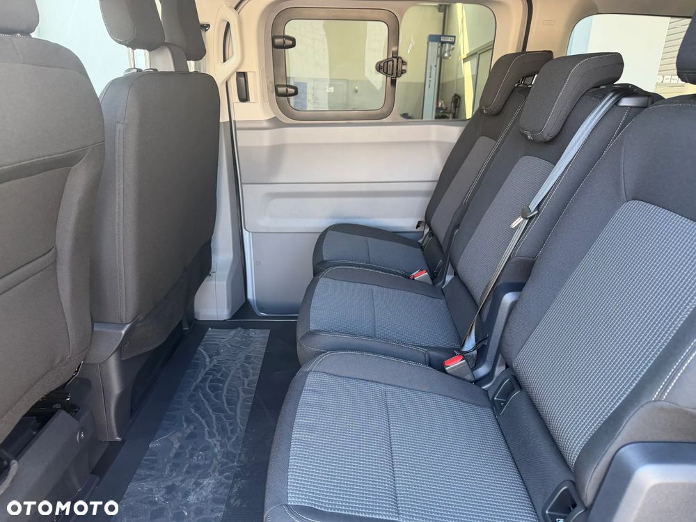 Volkswagen Transporter Kombi L2H1 M1 - 8