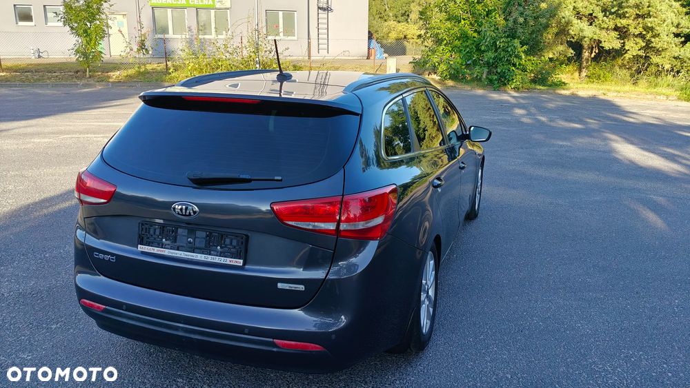 Kia Ceed - 8