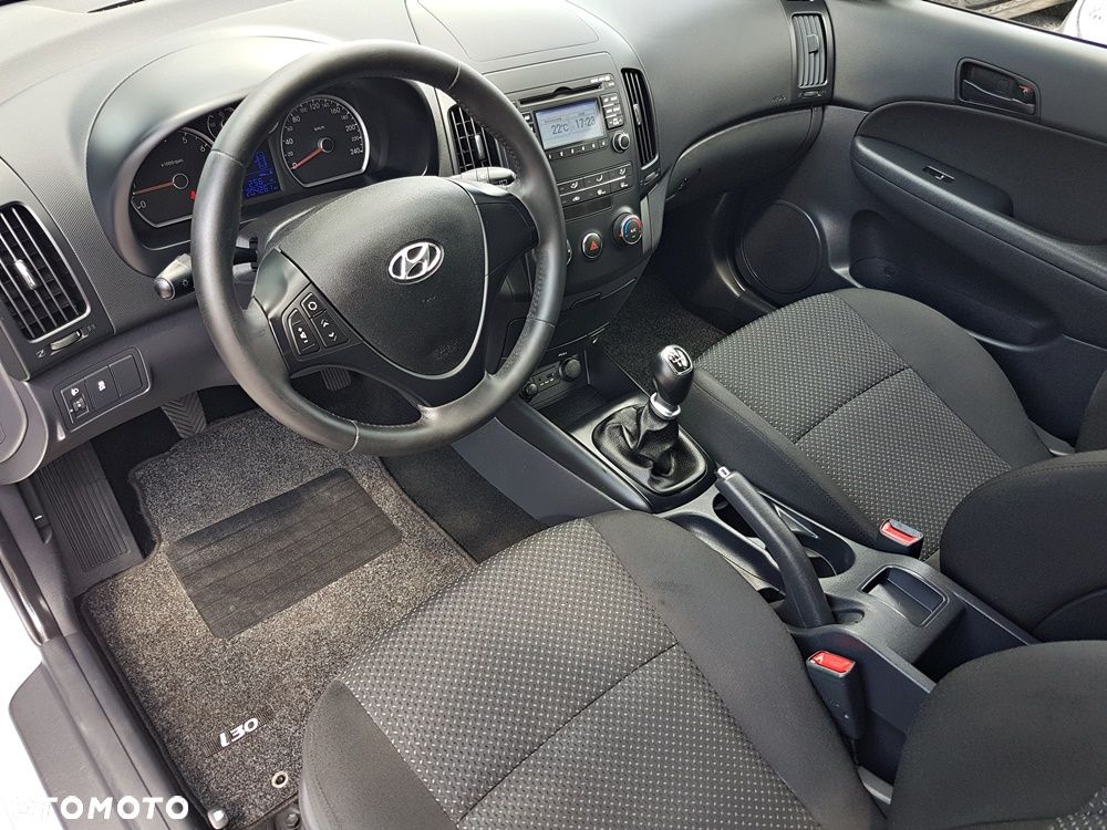 Hyundai i30 i30cw 1.4 UEFA EURO 2012 Edition - 11
