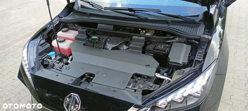 MG 4 Luxury 64 kWh - 9