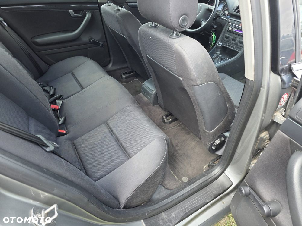 Audi A4 Limousine - 14