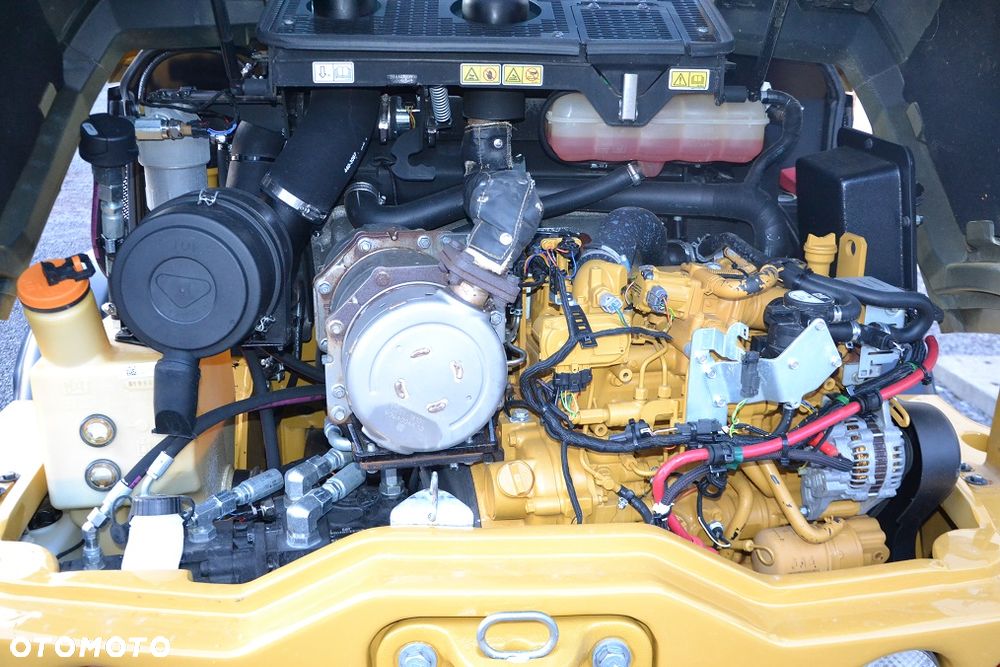 Caterpillar CAT 906 M - 16