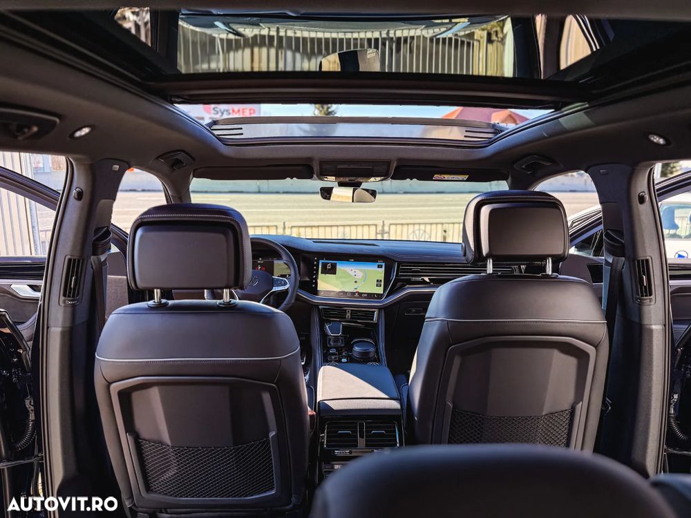 Volkswagen Touareg V6 TDI 4MOTION R-Line - 11