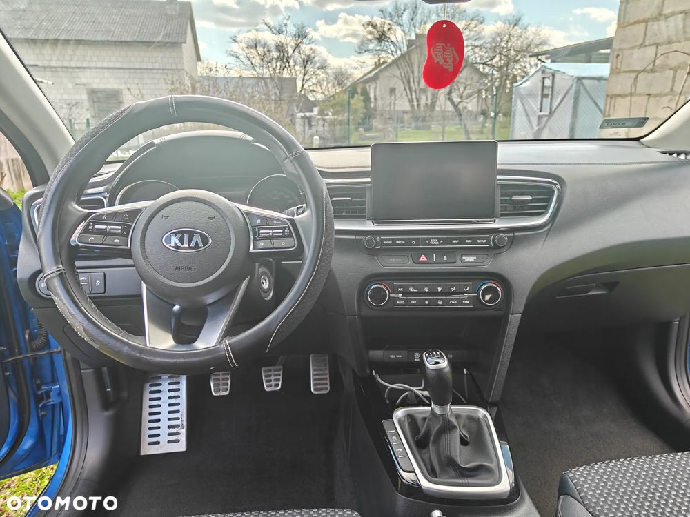 Kia Ceed 1.4 T-GDI L Business Line - 11
