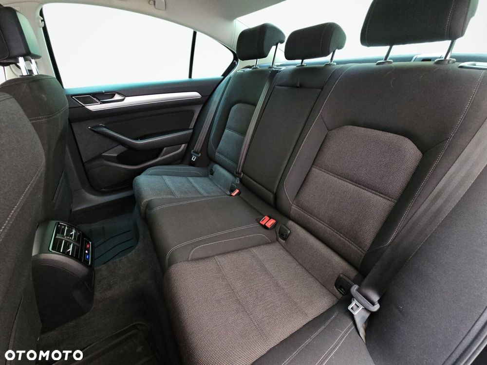 Volkswagen Passat 2.0 TDI BMT Comfortline - 32