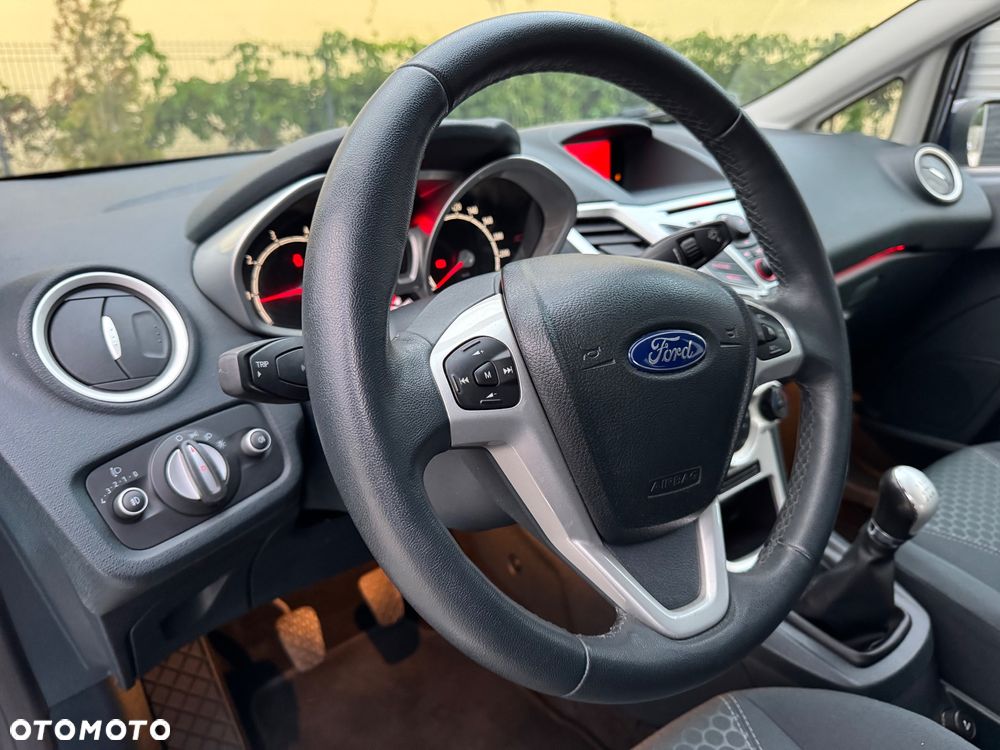 Ford Fiesta 1.4 Titanium - 38