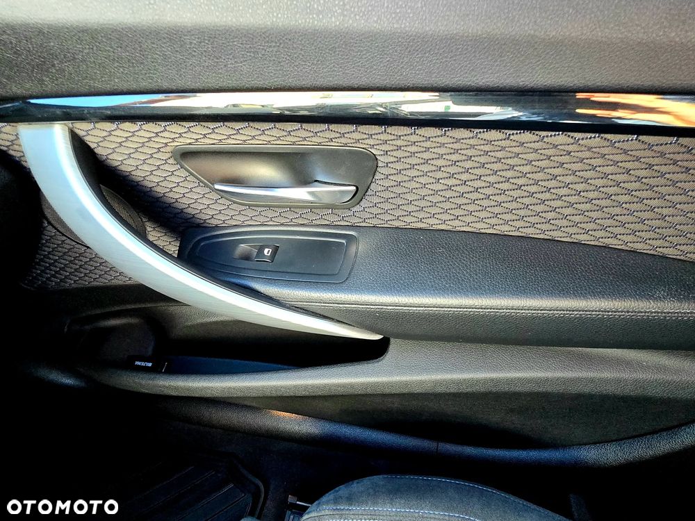 BMW 3GT 320d Sport-Aut - 30