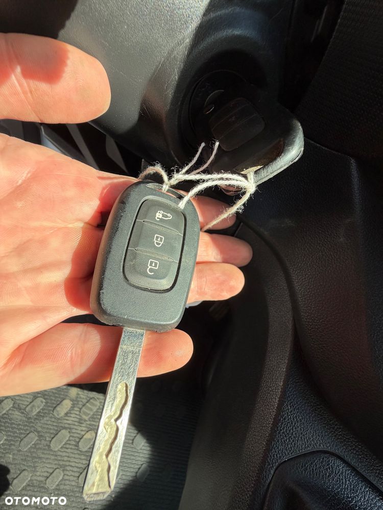 Renault TRAFIC BOGATA WERSJA!! Martwe pole, Park Assist, NAWIGACJA KLIMATYZACJA TEMPOMAT, świeżo sprowadzony, OKAZJA !!!! - 17