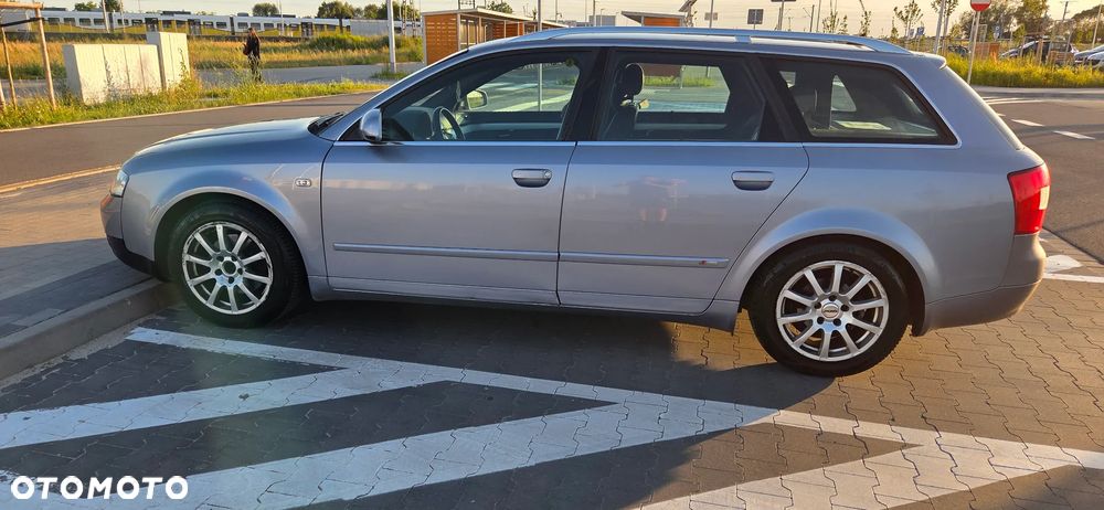 Audi A4 Avant - 4