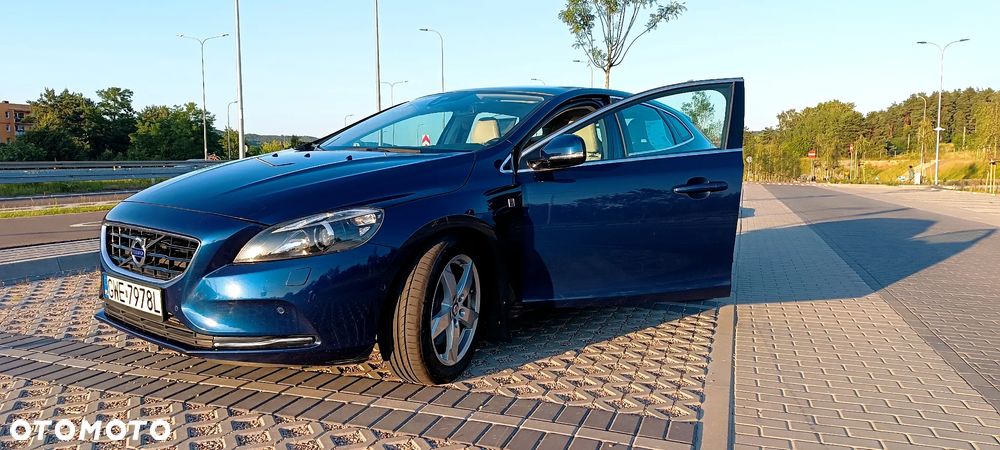 Volvo V40 D4 Ocean Race - 1