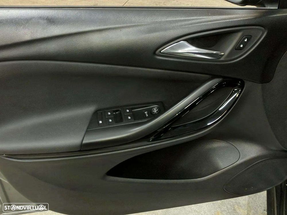 Opel Astra Sports Tourer - 19