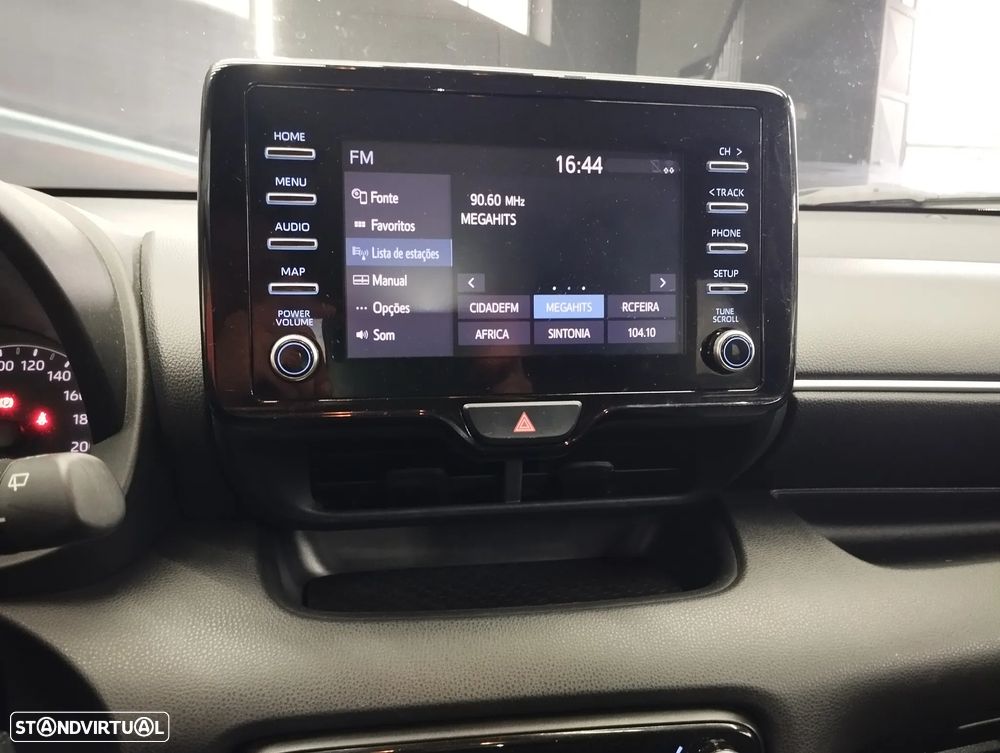 Toyota Yaris 1.5 HDF Comfort Plus - 24