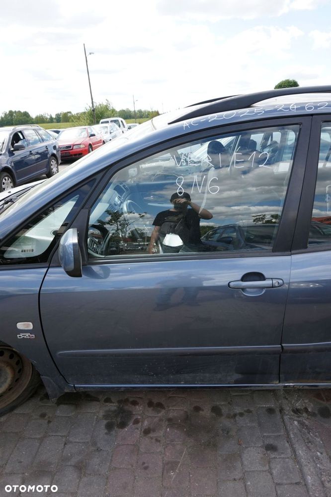 DRZWI PRZEDNIE LEWE COROLLA VERSO I E12 8N6  SZARY TOYOTA 2001-2004 - 1