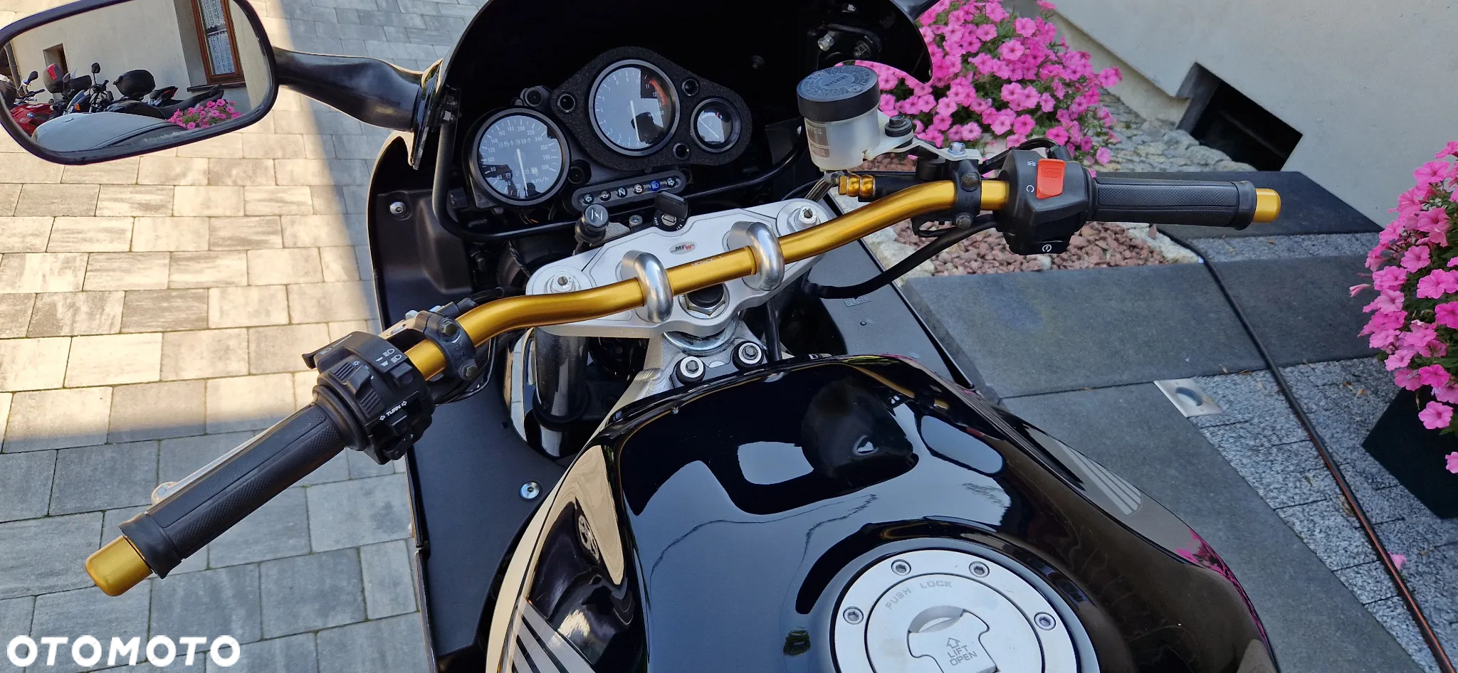 Honda CBR - 8