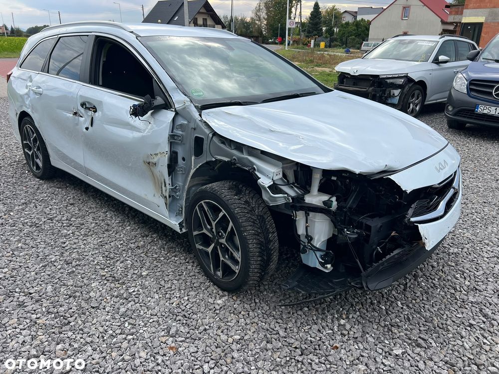 Kia Ceed 1.5 T-GDI (48V Mild-Hybrid) DCT7 Ultimate Edition - 4