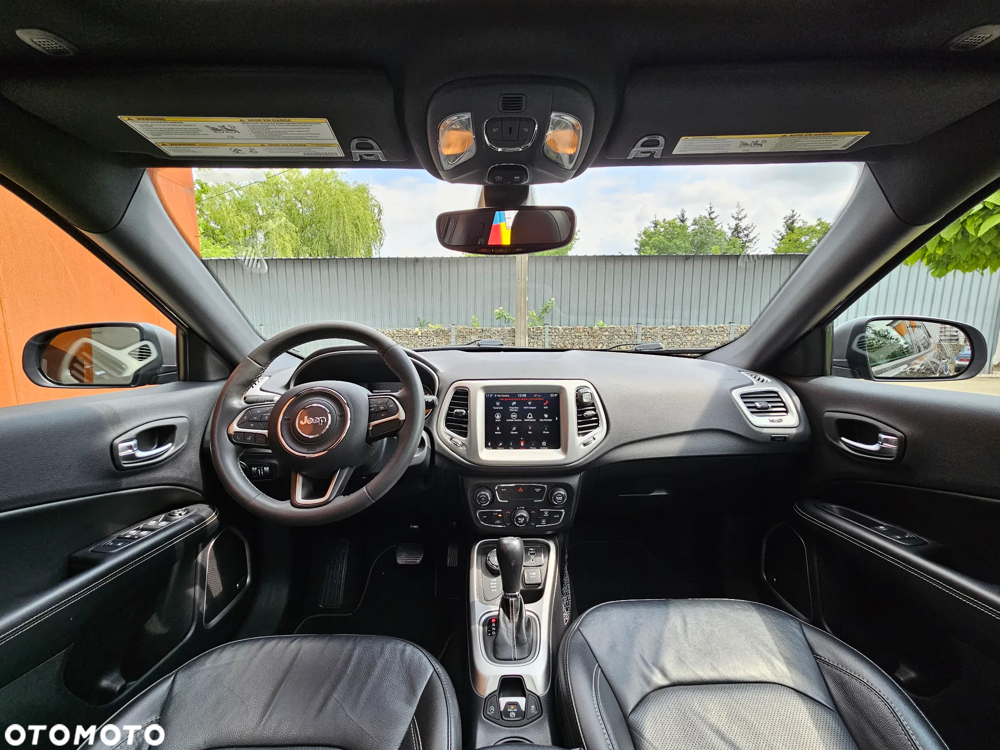 Jeep Compass - 32