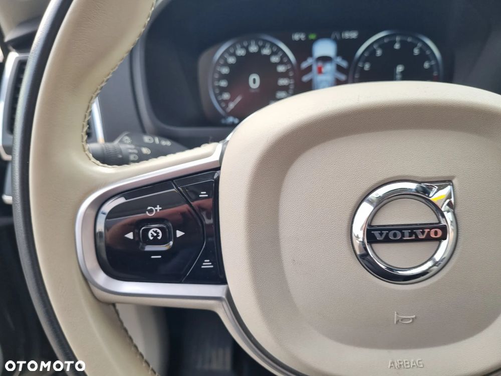 Volvo XC 90 T5 AWD Geartronic Momentum Pro - 28