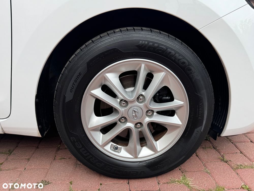 Hyundai i30 blue 1.4 - 9