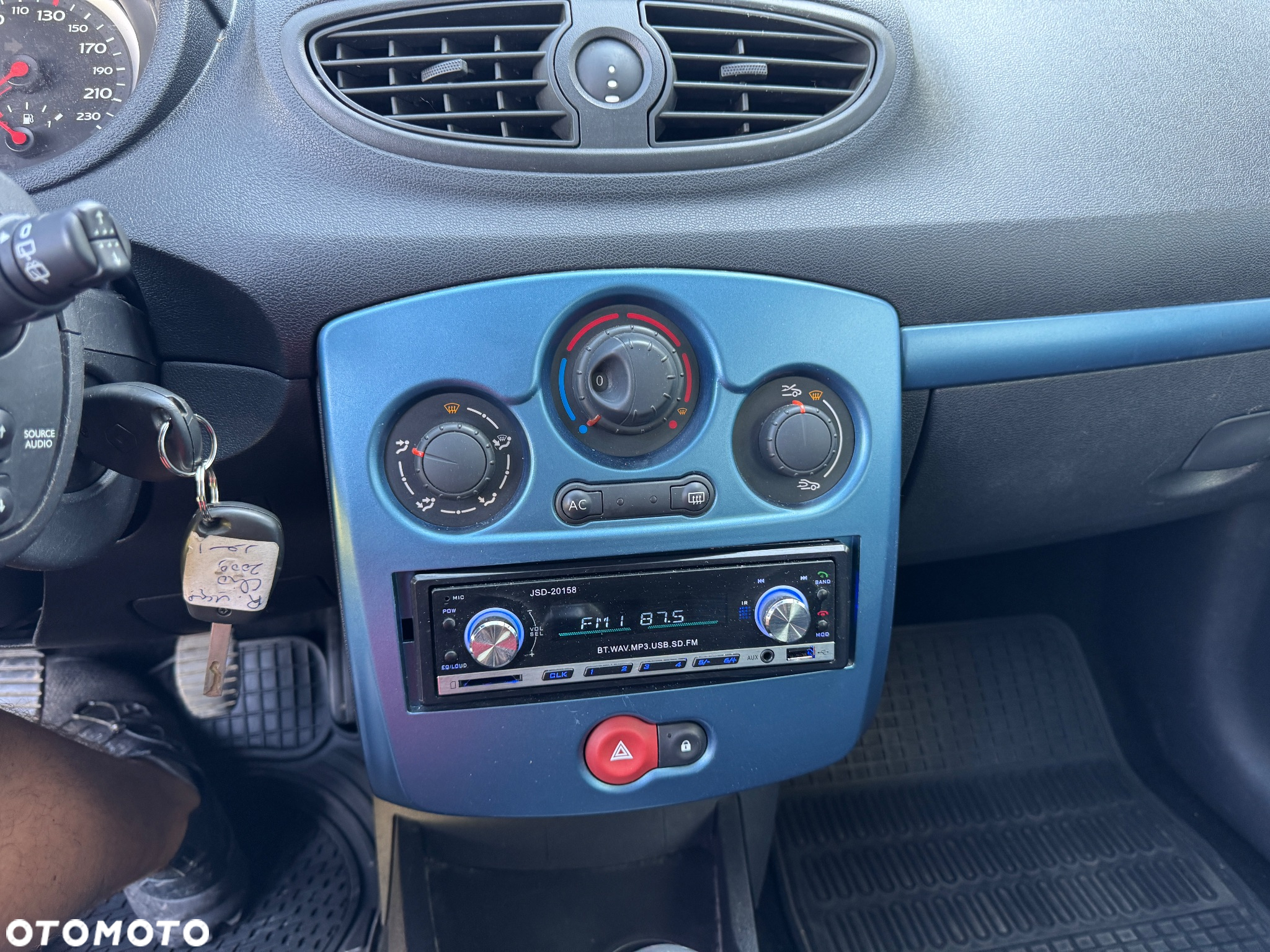 Renault Clio 1.2 16V 75 Expression - 12