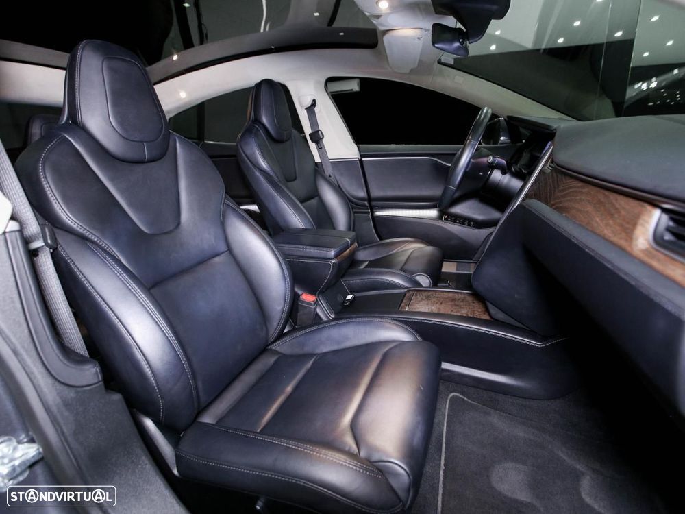 Tesla Model S - 9