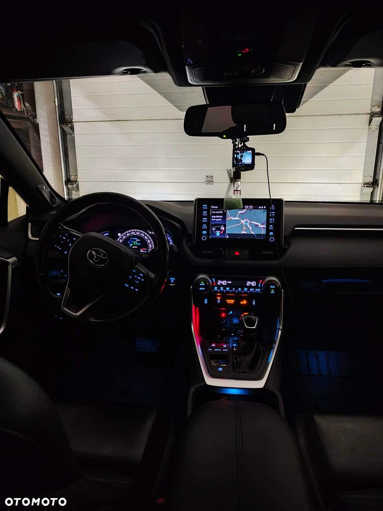 Toyota RAV4 - 8