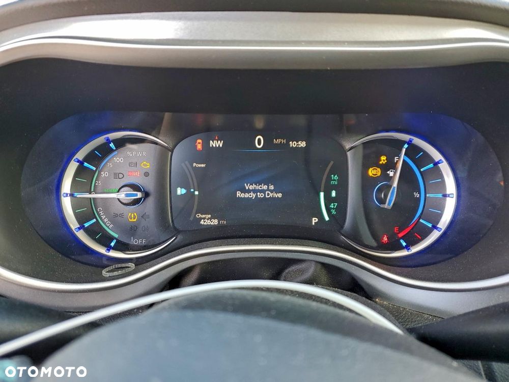 Chrysler Pacifica - 12